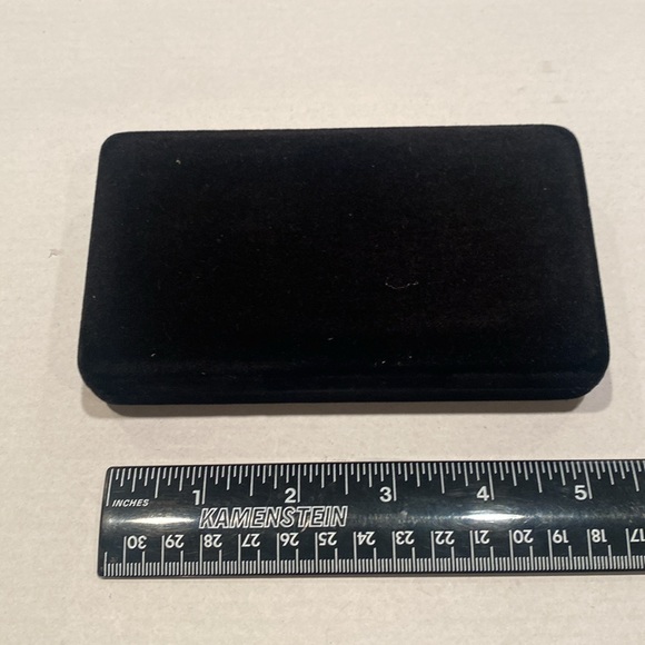 NIB Faux Abalone pendant on Silvertone link chain - Picture 3 of 4